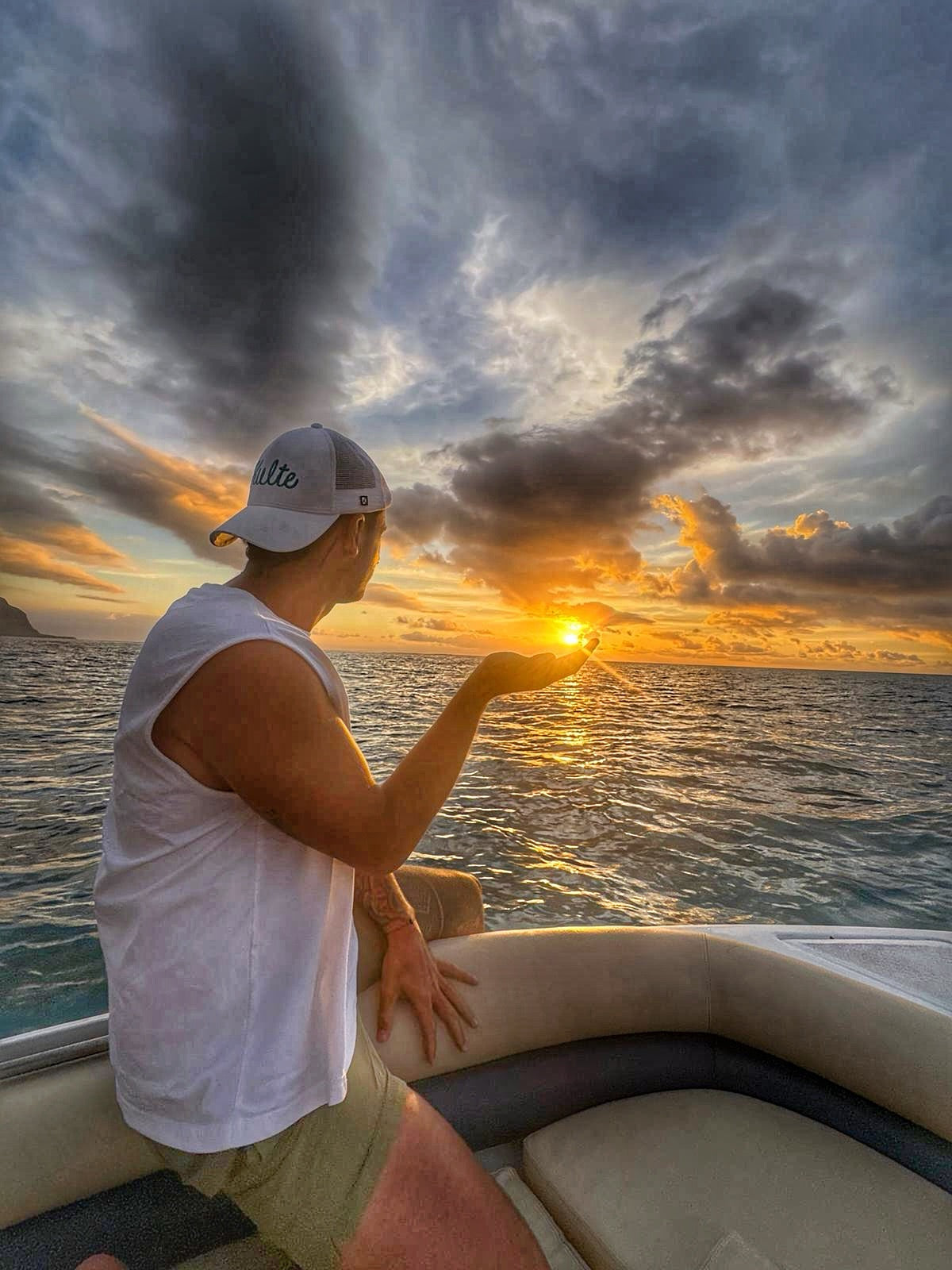 Coucher de soleil magique en mer