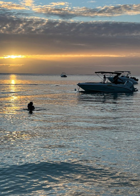 Coucher de soleil magique en mer